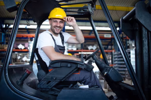 Forklift operatörü için belge geçerlilik süresi ne kadar? MYK belgeleri, yenileme süreci ve cezai sonuçlar hakkında detaylı bilgiler burada.