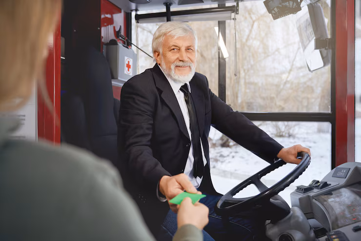 Servis Aracı Şoförü İçin Uygunluk Belgeleri! Servis aracı şoförü olmak, belirli bir takım yasal gerekliliklere uymayı gerektirir.